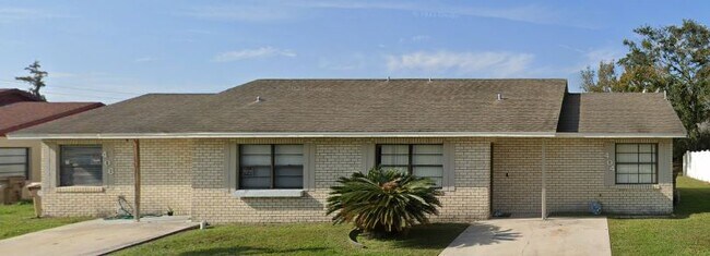 Building Photo - 404 Cocoa Ct