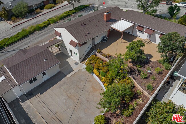 Building Photo - 100 E Kenneth Rd