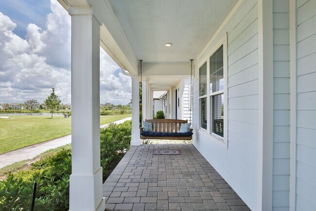 Photo - Modern 5/3 Water-View Home in Weslyn Park ...