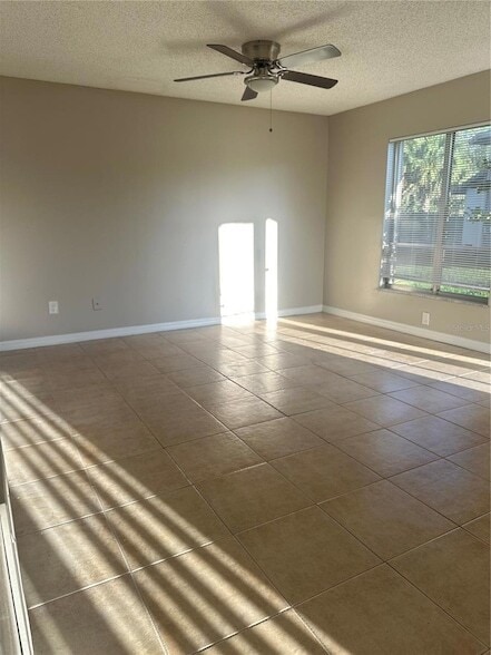 Building Photo - 951 Bryan Ct