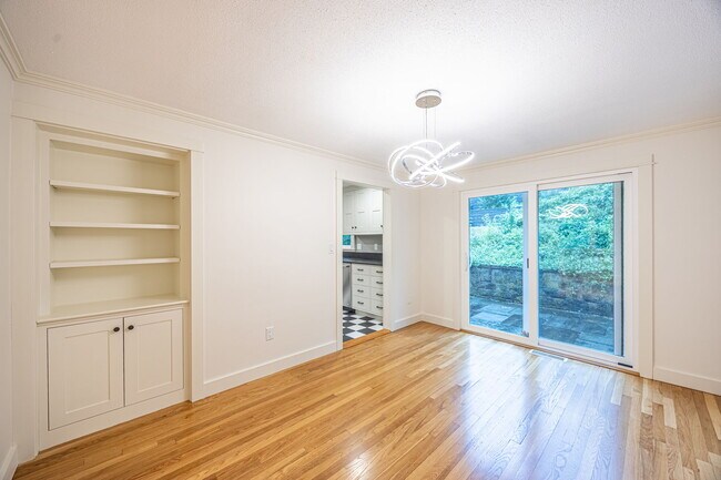Foto del edificio - 85 Woodland Rd