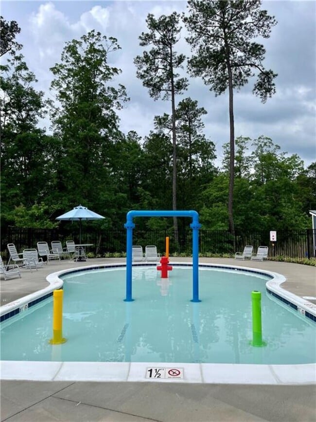 Foto del edificio - 6037 Crosswinds Blvd