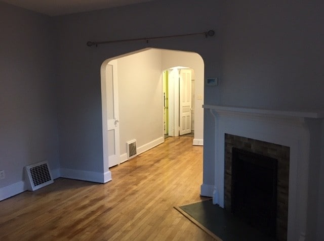 Building Photo - 1207 E 4th St