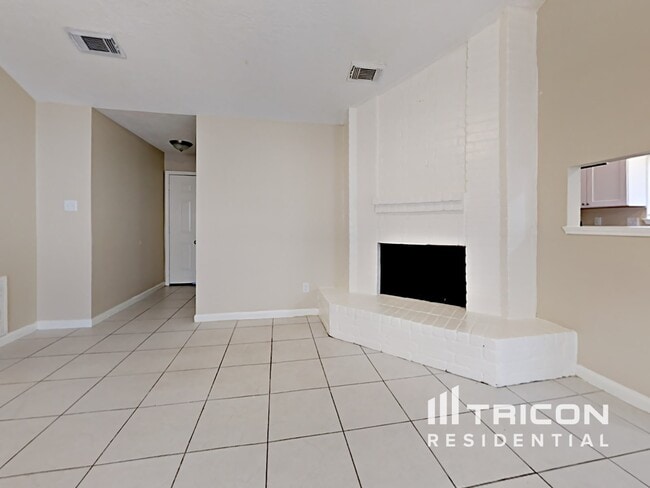 Building Photo - 3446 Edgecreek Dr