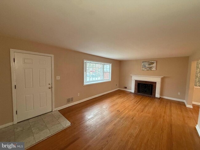 Foto del edificio - 7804 Temple St