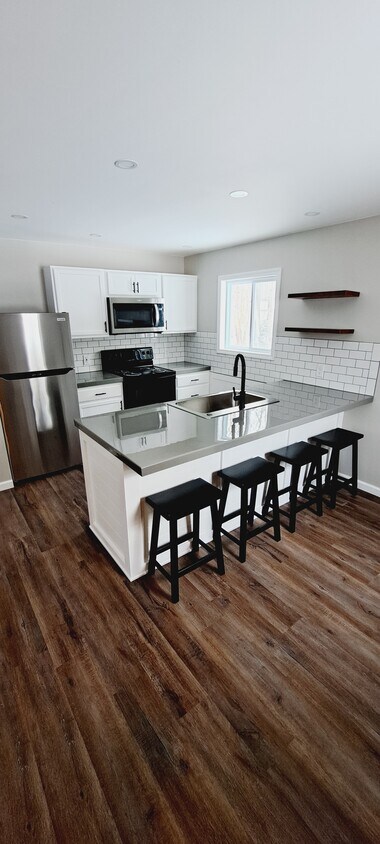 Foto principal - 532 Eccles Rd
