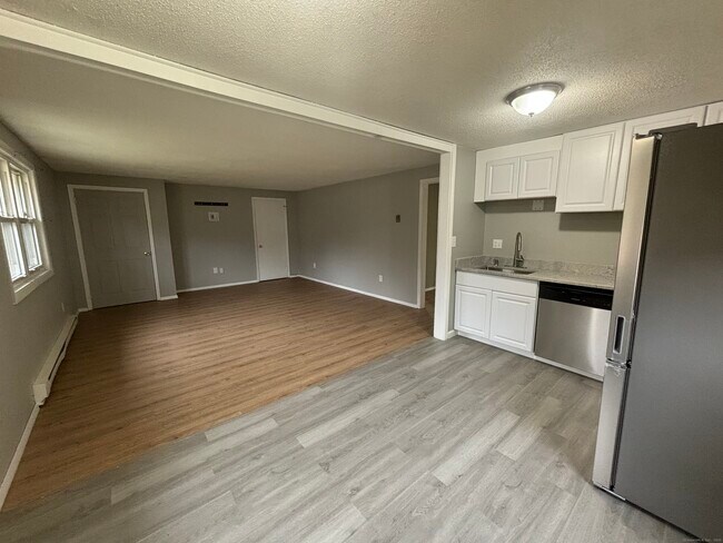 Foto del edificio - 9B White Oak Rd