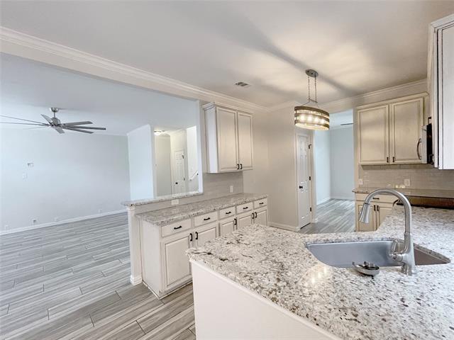 Building Photo - 11216 Clover Knoll Dr
