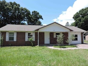 Building Photo - 1495 Sinclair St