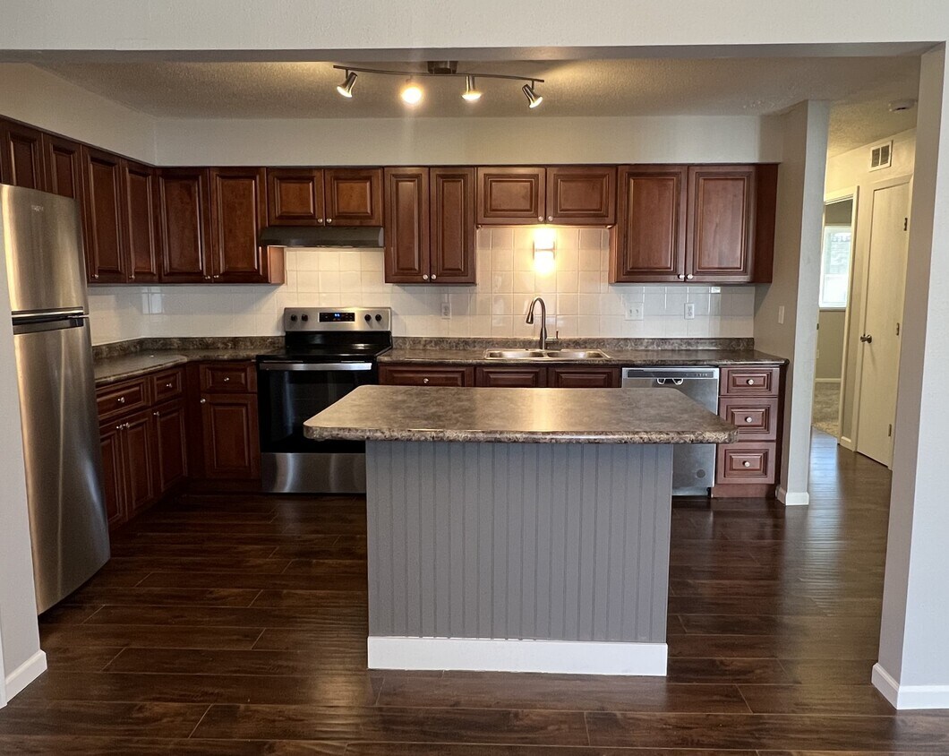 Foto principal - 908 Wescott Sq