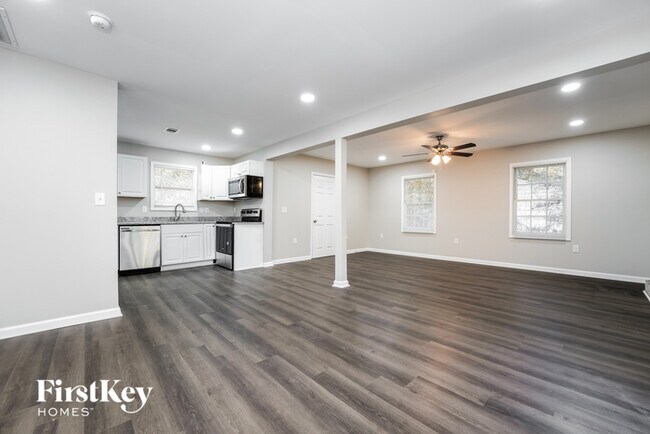 Foto del edificio - 3425 Pinehill Dr