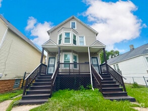 Building Photo - 7436 S Langley Ave