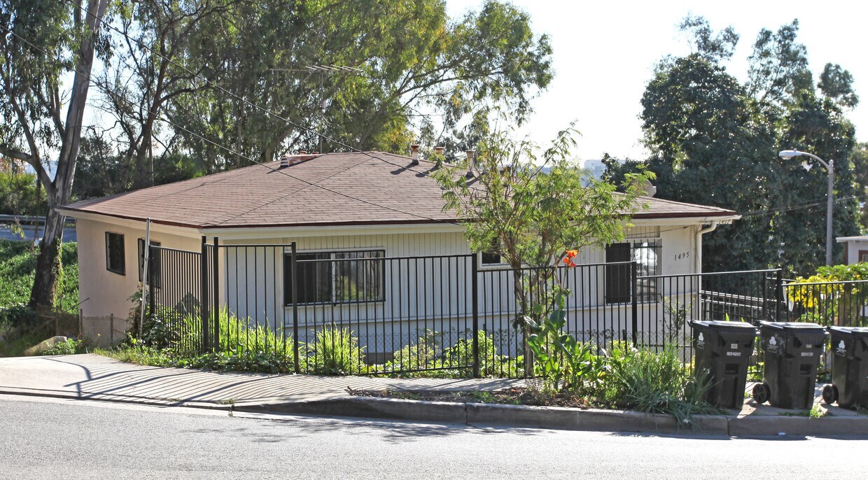 Building Photo - 1495 Stadium Way