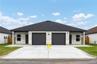 Building Photo - 2228 N Vly Cir