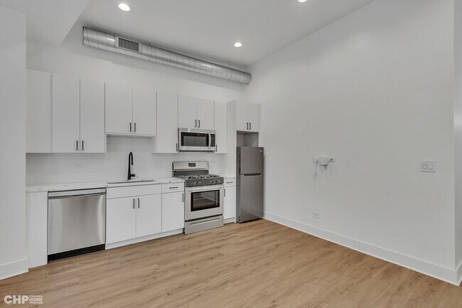 Foto del edificio - 4731 N Western Ave