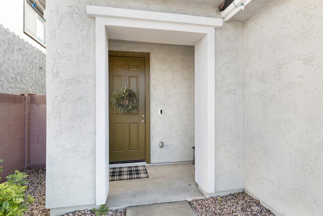 Building Photo - 6815 N 88th Dr