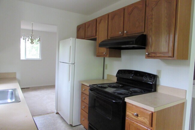 Cocina y comedor - 5 Templar Ct