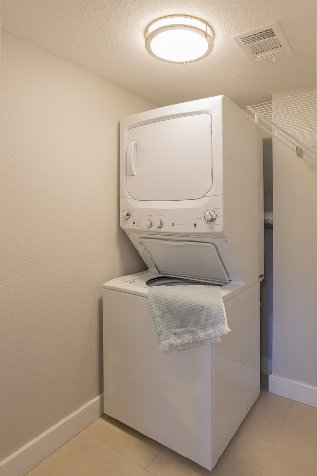 Washer & Dryer Included - Bayshore Flats