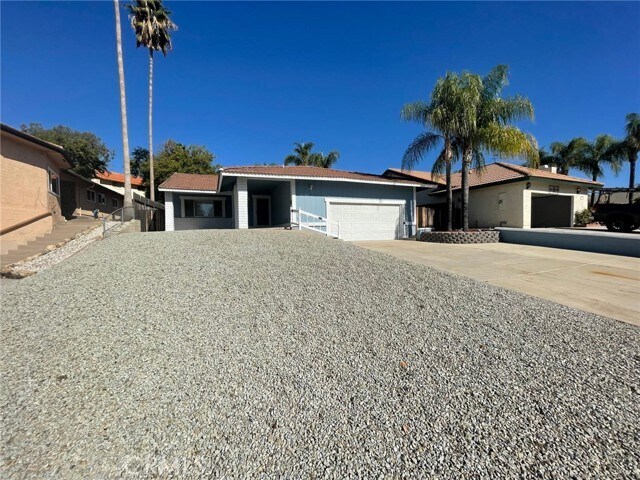 Primary Photo - 23190 Canyon Lake Dr N