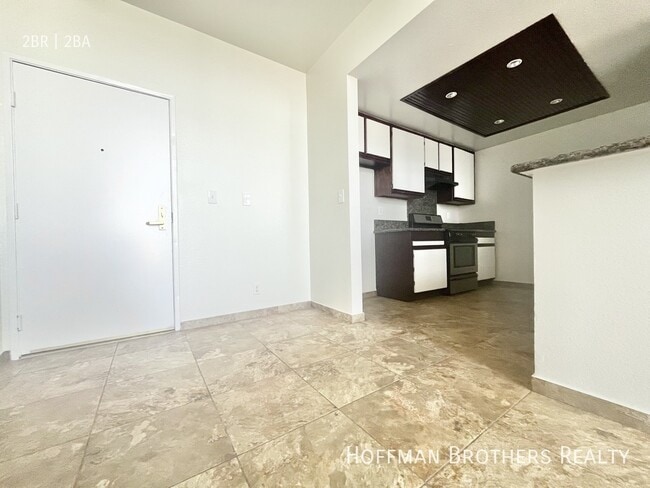 Foto del edificio - 945 N Serrano Ave