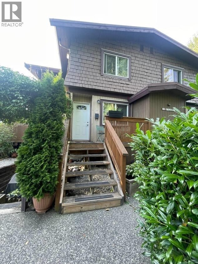 Primary Photo - 315-315 Highland Way