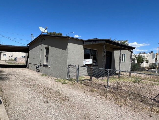 Foto del edificio - 3 Bedroom 2 Bath Home! close to the UofA!