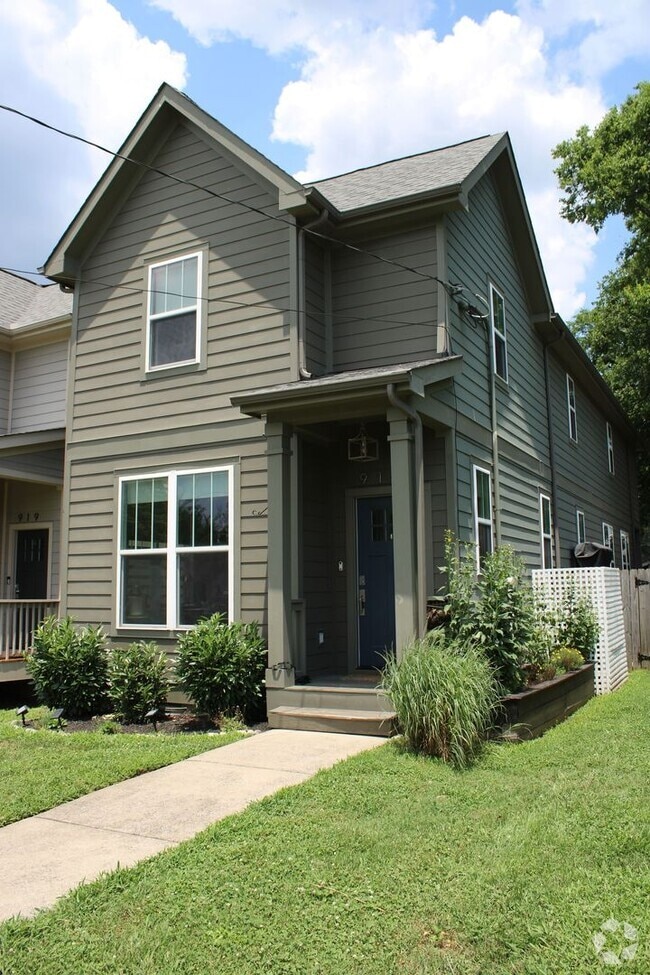 Building Photo - 919B Cahal Ave