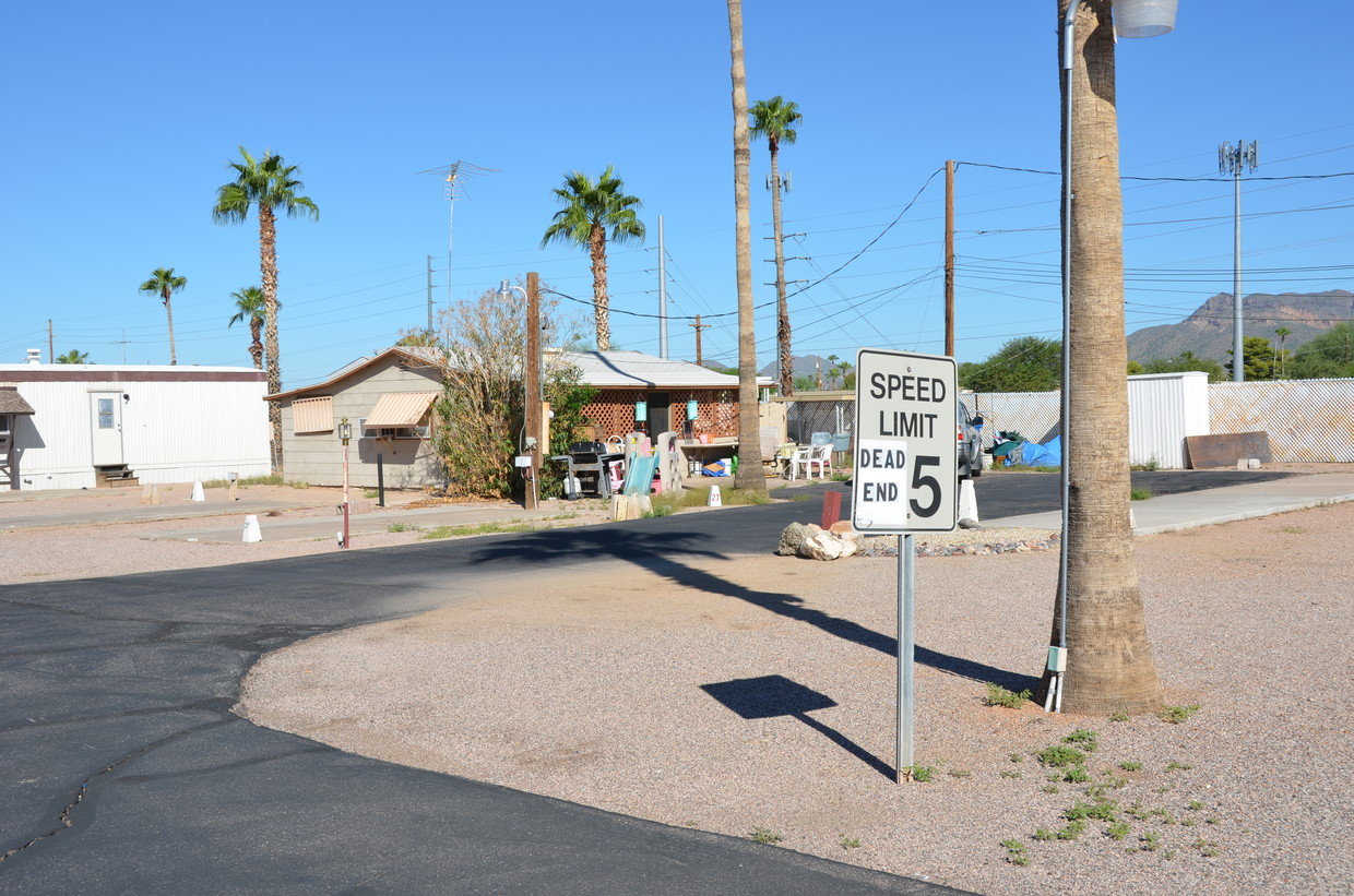 Building Photo - Arizona Sleets Mobile Home Park