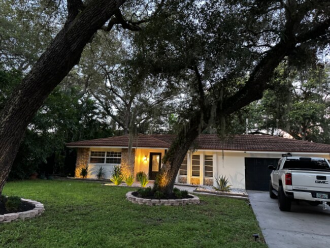 Building Photo - 1621 Sunkist Way