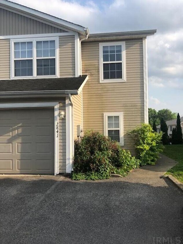 2841 S Walnut Street Pike, Bloomington, IN 47401 Condo for Rent in