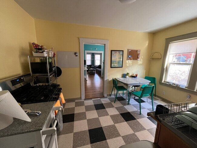 Foto del edificio - 210 Amory St