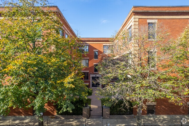 Building Photo - 4132-4142 N Kenmore Ave