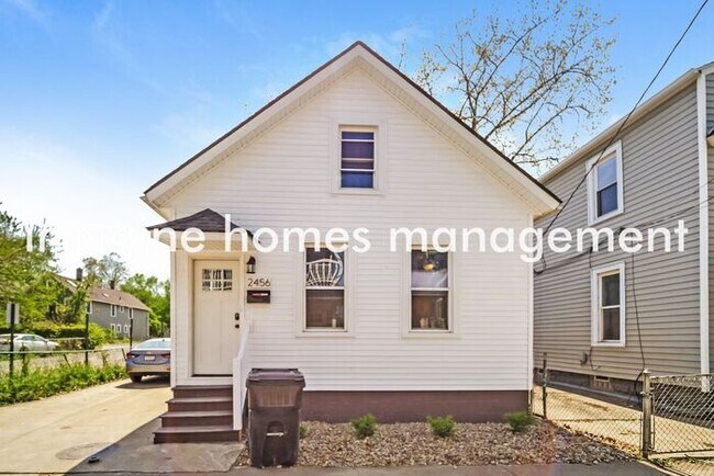Building Photo - 2456 Thurman Avenue