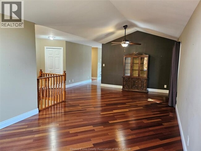 Building Photo - 435 Menard Ln