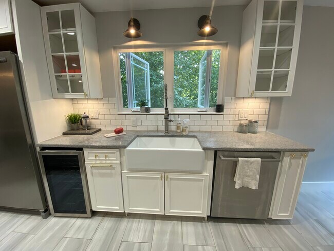 Foto del edificio - 5006 Greenview Dr