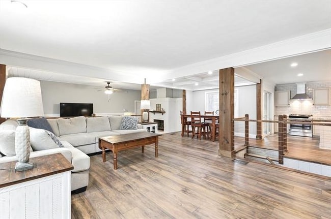 Building Photo - 56 Tallyho Dr