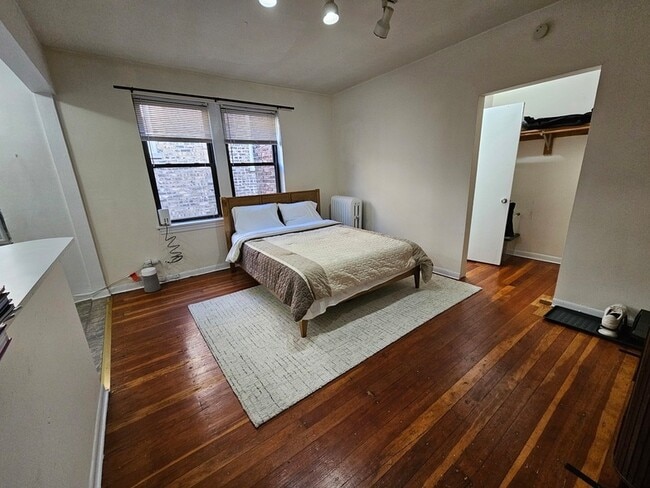 Photo - 644 W Wrightwood Ave Apartment