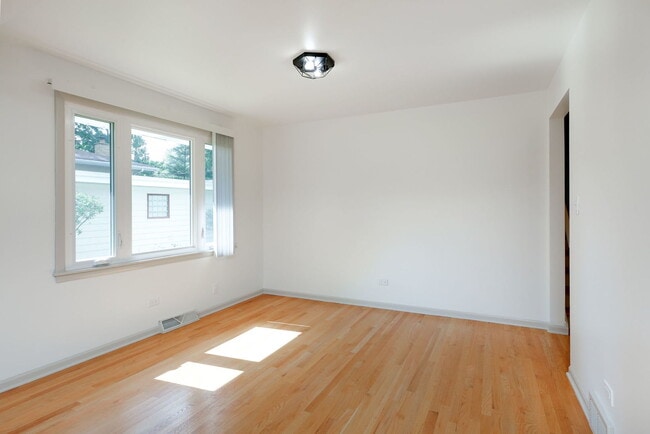 Building Photo - 1149 Jane Ave