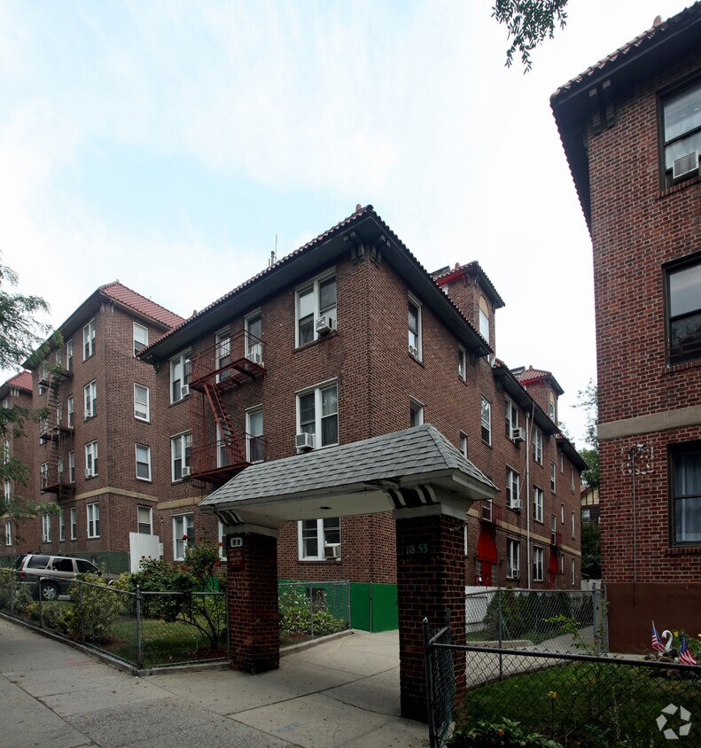11845 Metropolitan Ave, Kew Gardens, NY 11415 Apartments in Kew