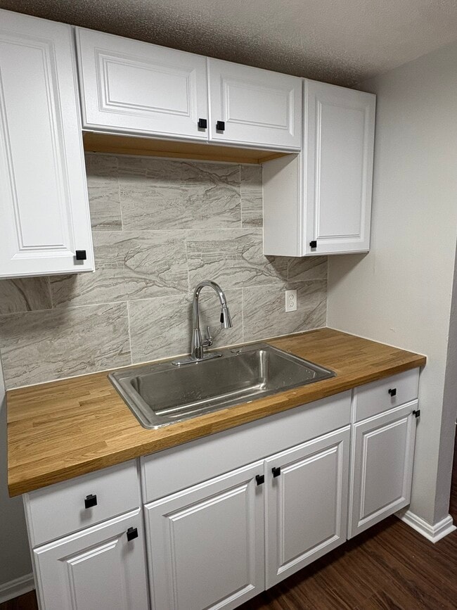 Foto del edificio - 13322 Madison Ave