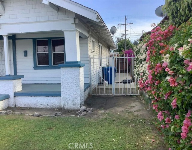 Building Photo - 1538 W 51st Pl