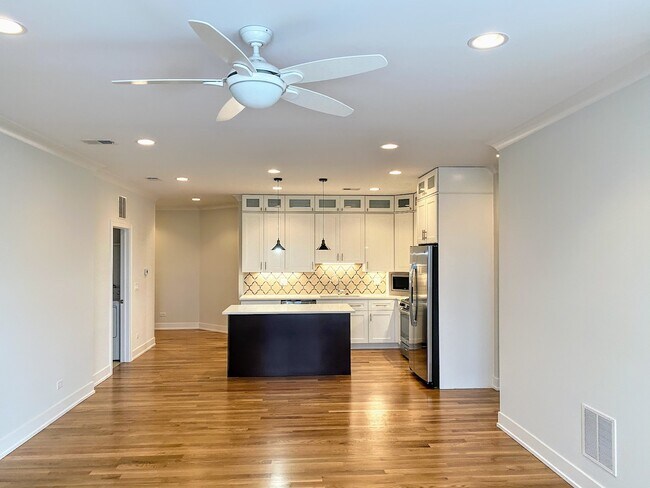 Foto del edificio - 3203 N Ridgeway Ave