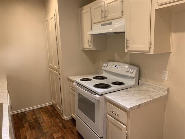 Building Photo - 9205 Coral Ln