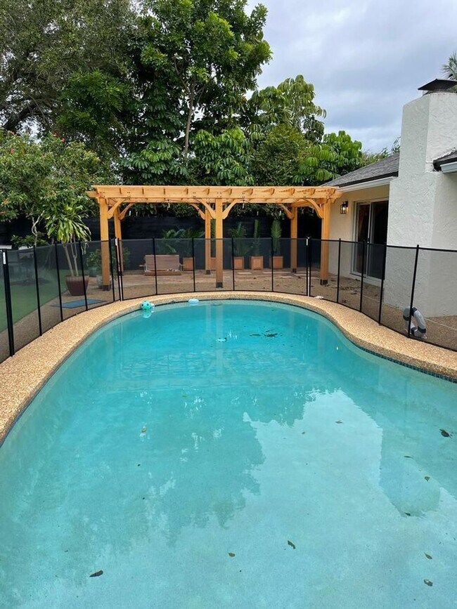 Foto del edificio - 7360 San Sebastian Dr