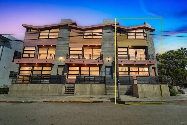 Building Photo - 1418 Innes Pl
