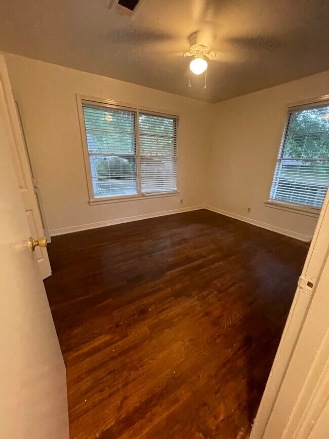 Building Photo - 404 Arizona Ave