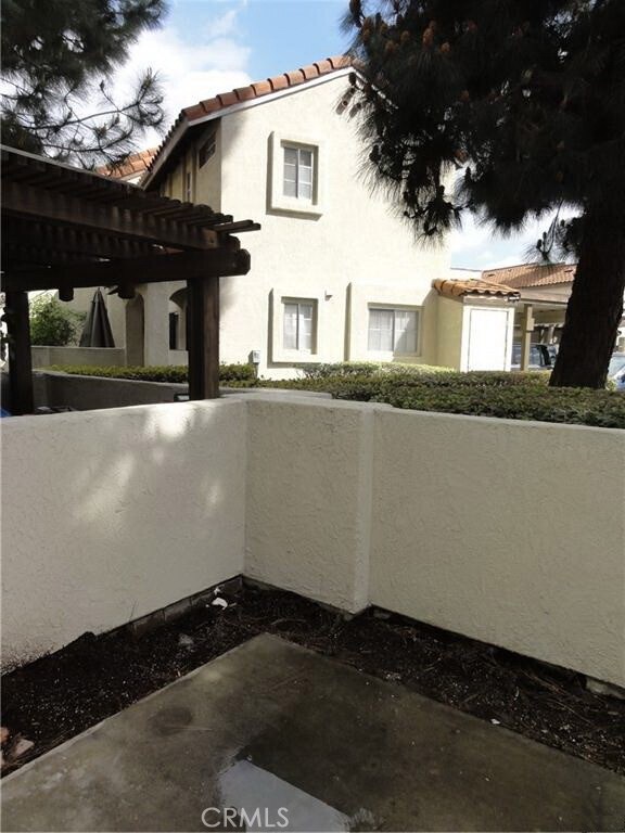 Building Photo - 23401 La Crescenta