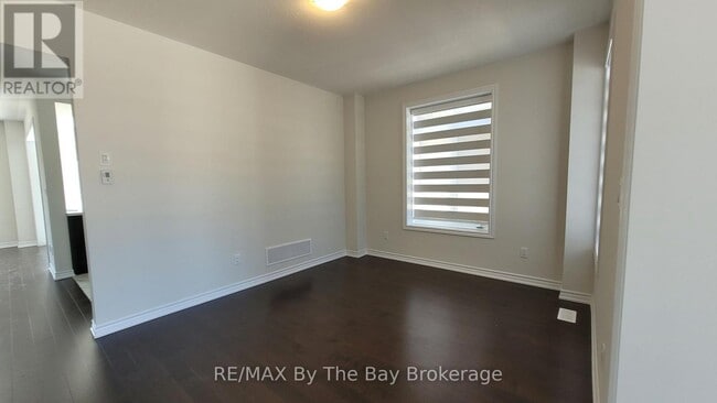 Building Photo - 90 Sun Vly Ave