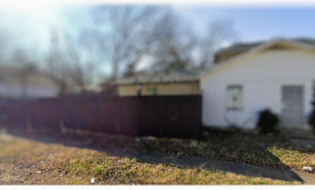 Building Photo - 220 E Woodin Blvd