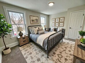 Building Photo - 320 S Ann St